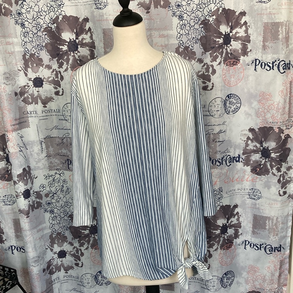 Seven Forty Two White and Blue Relaxed Tie Front Tunic
